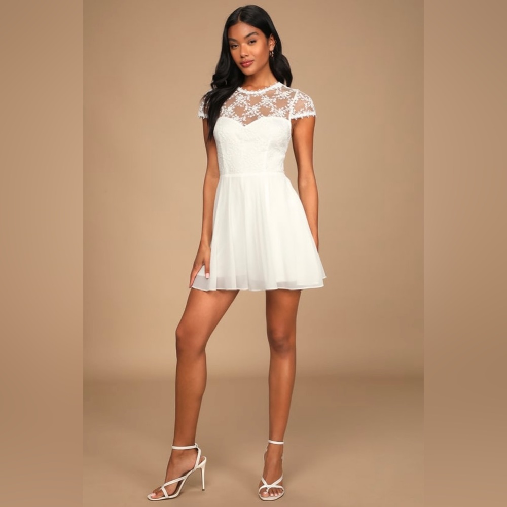 Lulu’s Romantic Tendencies white lace embroidered short sleeve romper Size XL